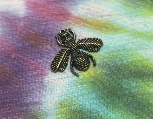 GOLDEN BEE PIN