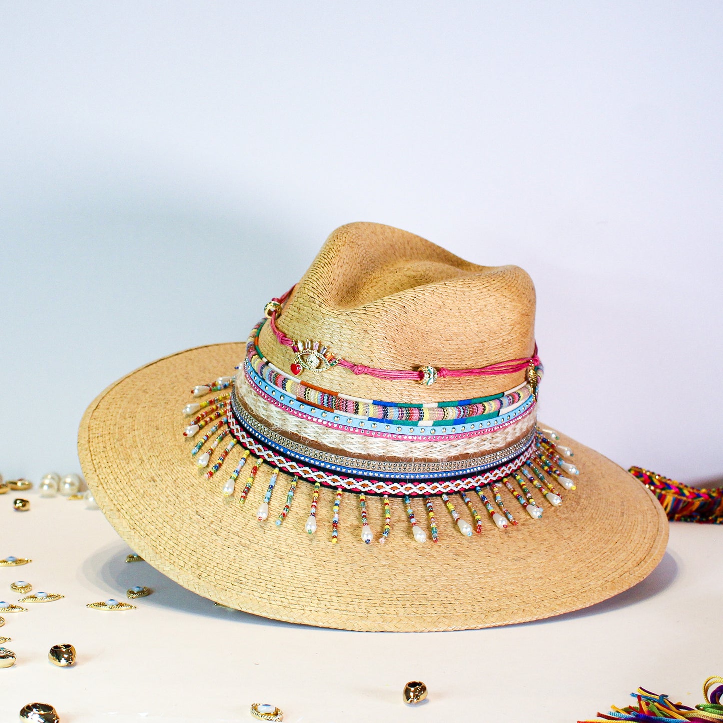 HEARTS AND EYE HAT